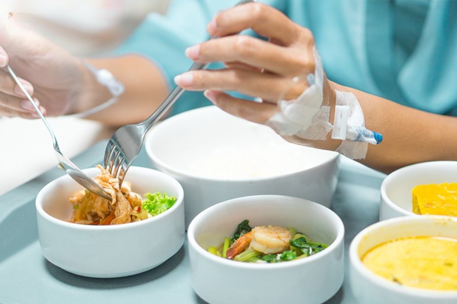 Chế độ ăn uống hợp lý hỗ trợ phục hồi sau phẫu thuật cắt tuyến giáp