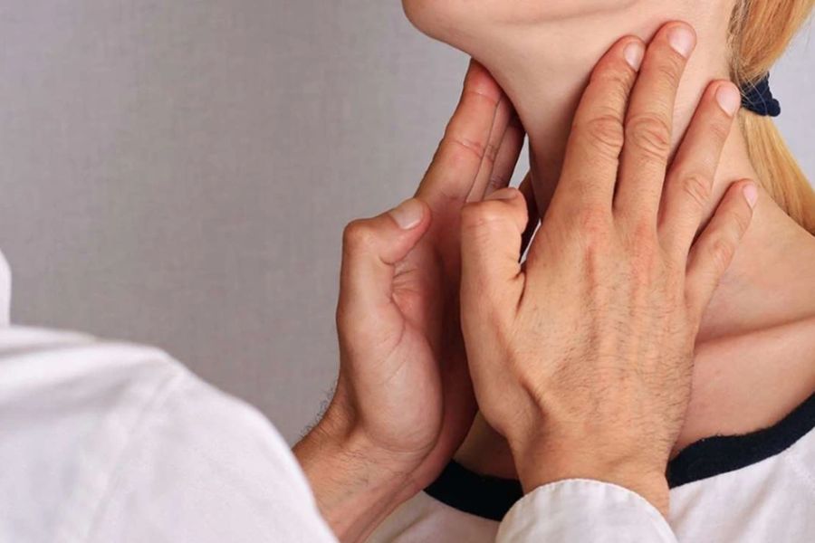 Khám lâm sàng để kiểm tra bệnh trước khi đốt 