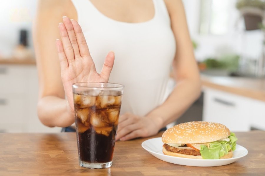 Để phòng ngừa tăng cân nhanh cho mẹ bầu cần hạn chế đồ uống ngọt nhiều đường