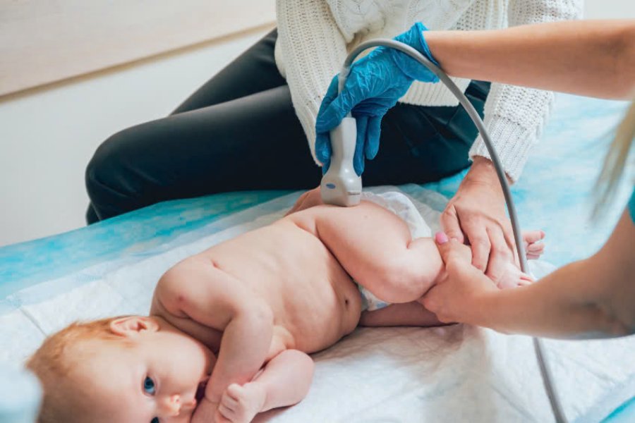 Trẻ em và trẻ sơ sinh cần siêu âm cơ xương khớp giúp phát hiện các dị tật bẩm sinh