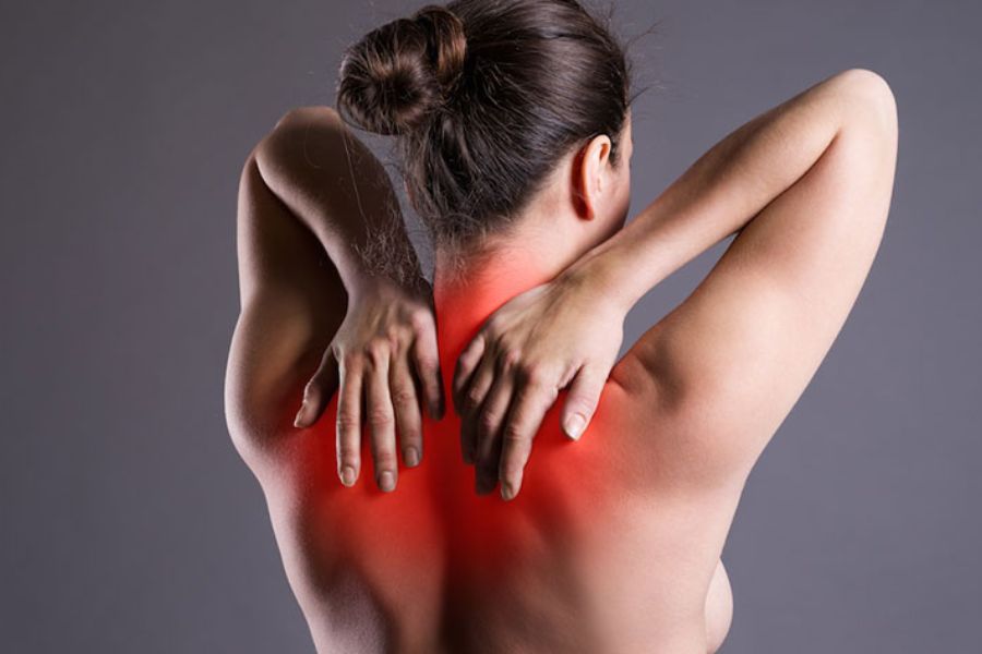 Nhận biết trào ngược dạ dày gây đau lưng qua các cơn đau âm ỉ