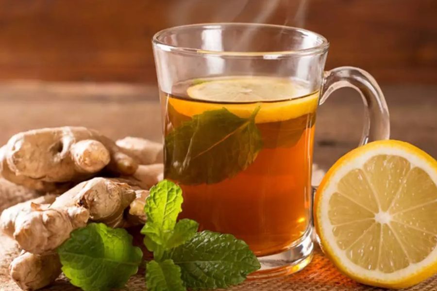 Người bị ho do trào ngược dạ dày nên uống gì? nước làm dịu niêm mạc họng