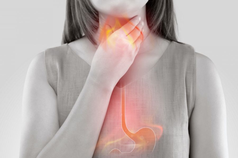 Trào ngược dạ dày nghẹn cổ họng có nguy hiểm không? 3 Cách chữa