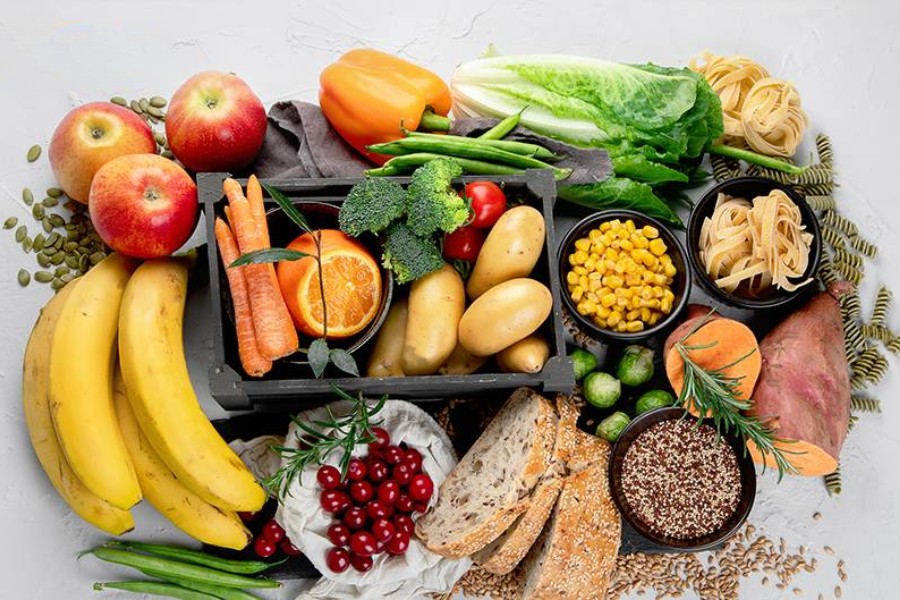 Viêm thực quản trào ngược độ A nên ăn gì? đầy đủ tinh bột, protein và chất béo lành mạnh, bổ sung vitamin và khoáng chất từ rau củ quả