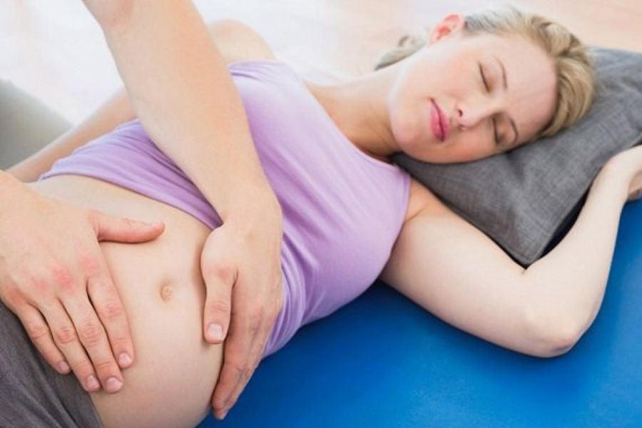 Massage cho mẹ bầu giúp kích thích hệ tiêu hóa khi mang thai