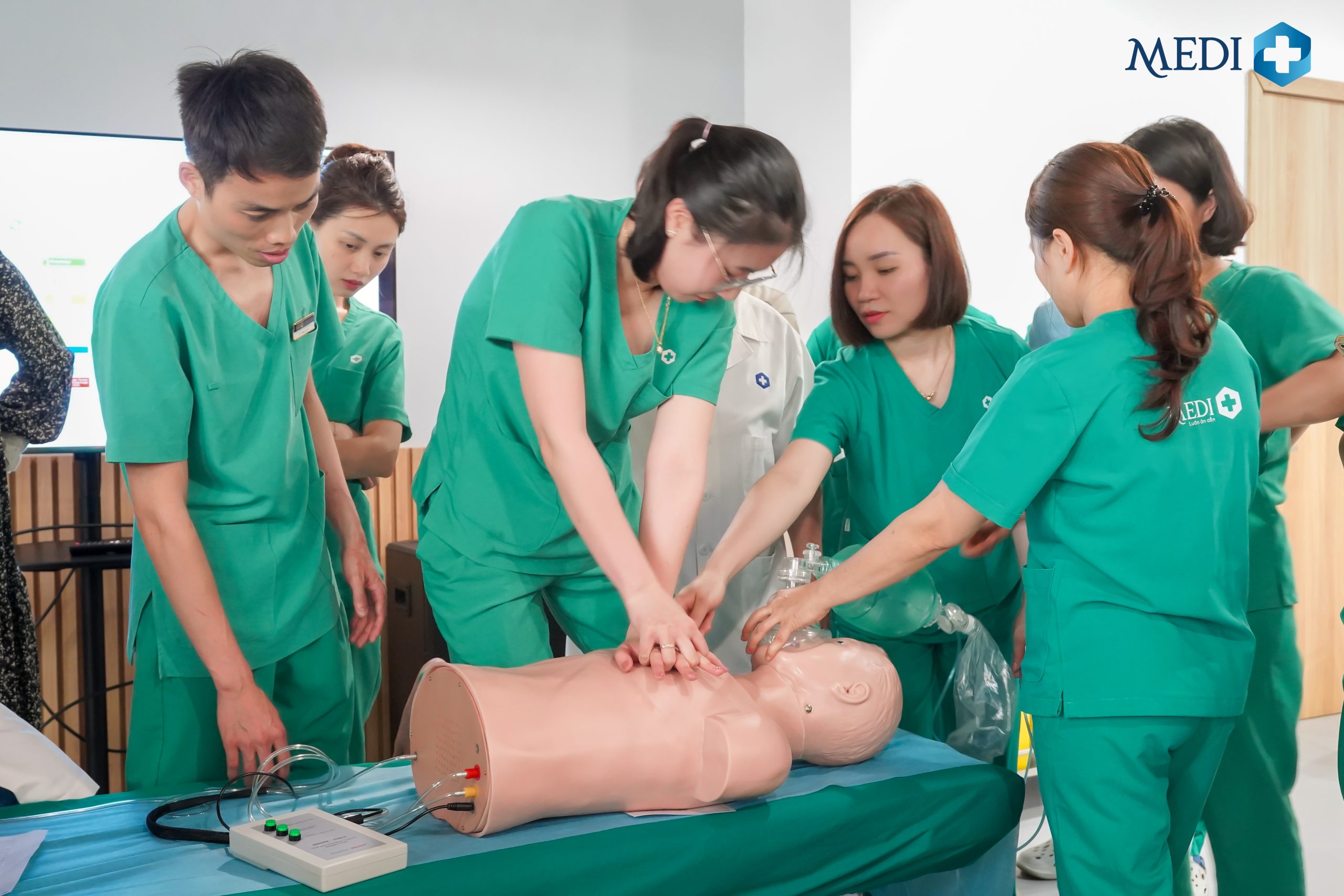 MEDIPLUS tổ chức tập huấn: “Cấp cứu ngừng tuần hoàn cơ bản” – Sẵn sàng phản ứng trong mọi tình huống khẩn cấp